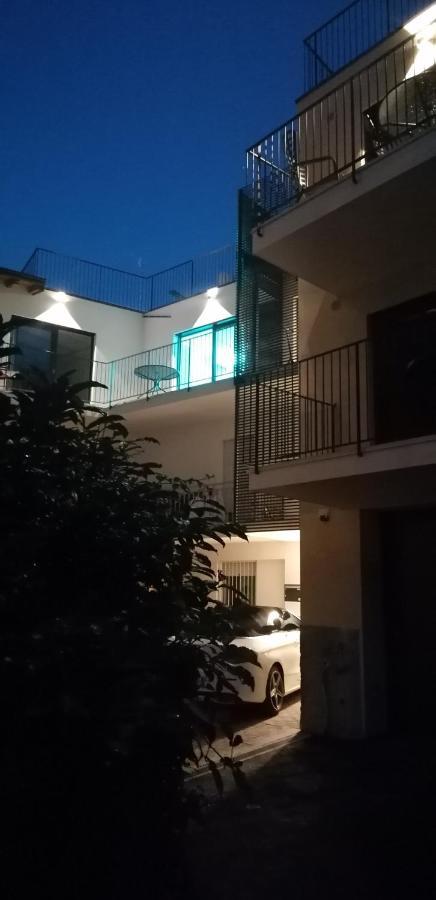New Marina Apartments Torri Del Benaco Dış mekan fotoğraf