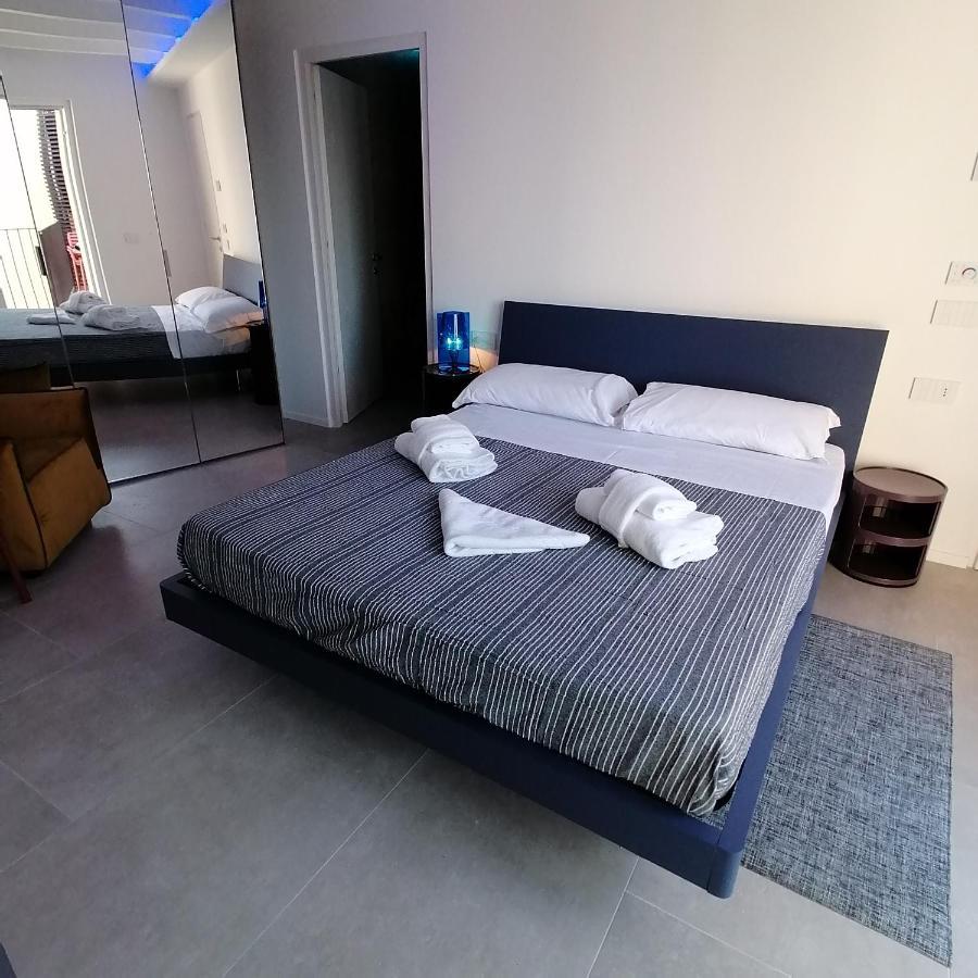 New Marina Apartments Torri Del Benaco Dış mekan fotoğraf